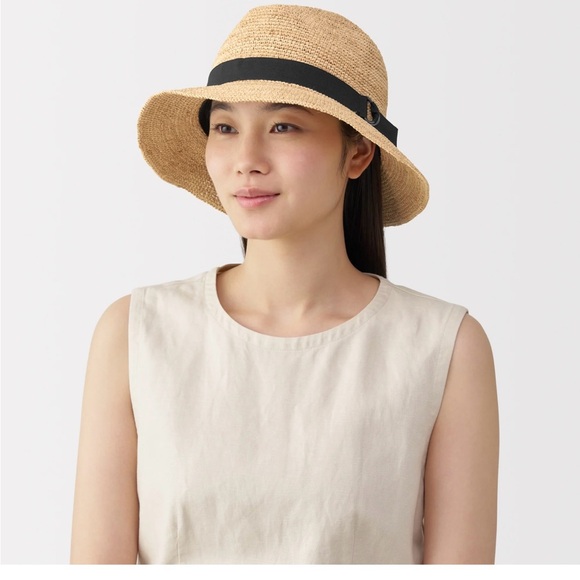 MUJI Stylish Raffia Foldable Straw Hat with Black Band - Picture 1 of 6